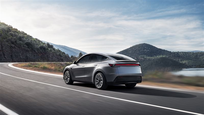 Tesla Taiwan說明，在相關法規尚未完全明朗正式生效前，美國進口車款暫不降價。（圖／Tesla提供）