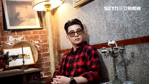 昔日同門接連奪金鐘　男星荒野拍戲險落淚