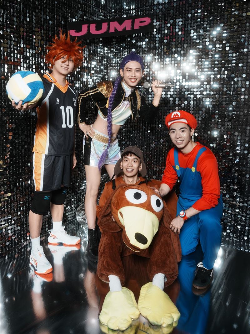 何樂音樂舉辦尾牙。（圖／翻攝自臉書）