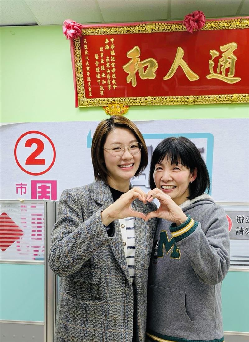 盼接棒市議員周雅玲，蔡美華展開汐金萬地方請益之旅