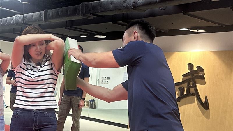 陳乃瑜攜手市警局 推「防身術」教自保