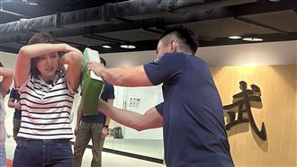 陳乃瑜攜手市警局　推「防身術」教自保