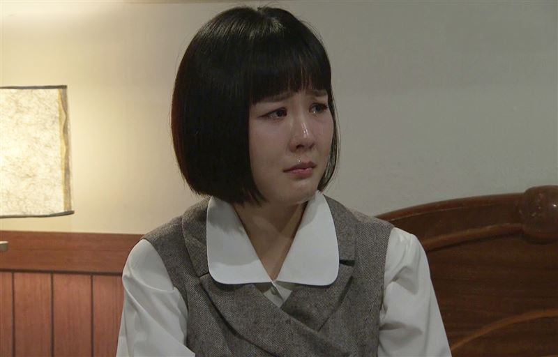 何宜珊劇中發現自己是假性懷孕,期待落空。(圖/台視提供)