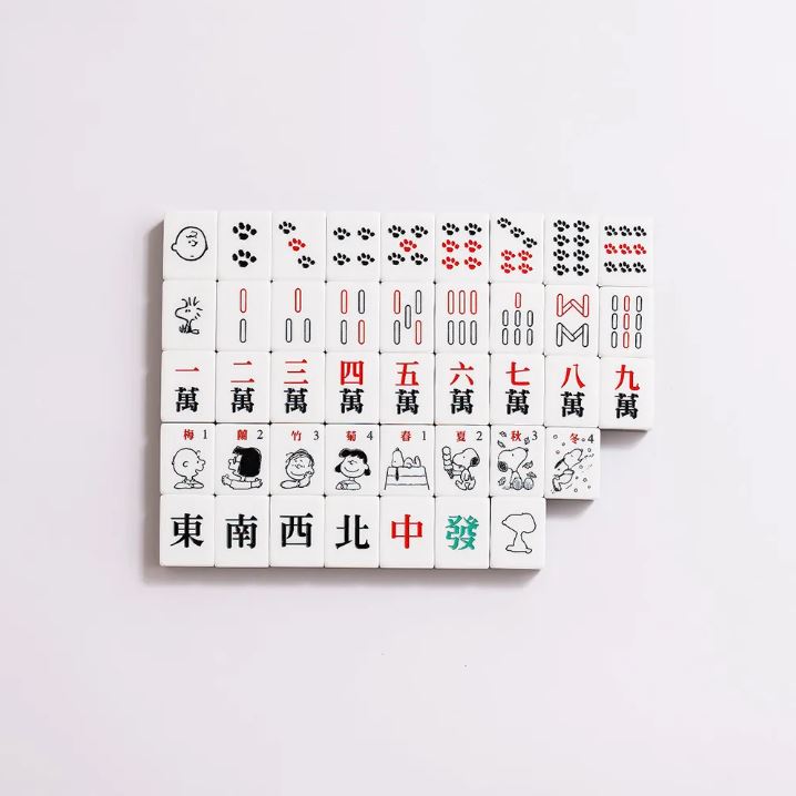 SNOOPY史努比水晶麻將組，特價4,999元。（圖／品牌業者提供）