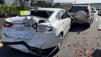 車潮湧現！國道1神岡段「5車連環撞」成一條龍　6人受傷送醫（圖／翻攝畫面）