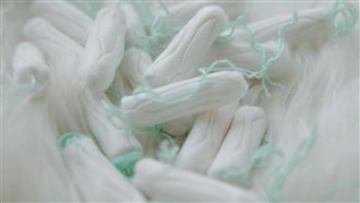 褲子、大腿全血！女衛生棉被海關碰不敢用