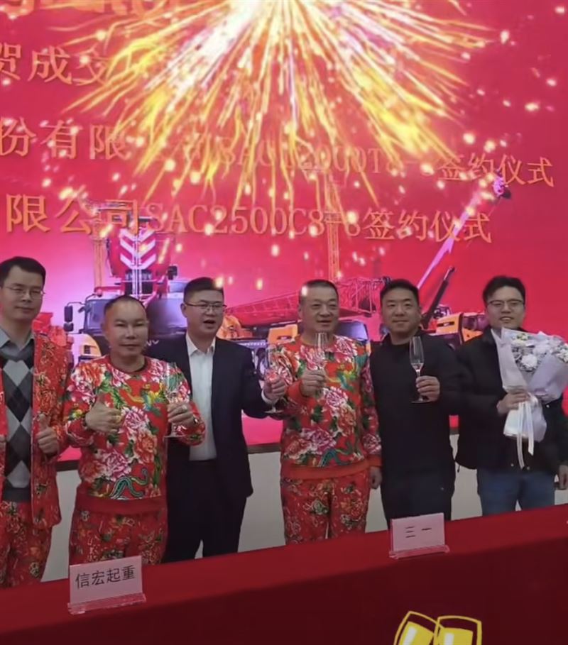 「吊車大王」胡漢龑再從中國購入大型吊車。（圖／翻攝自《啟德機械起重工程-股公司》臉書）