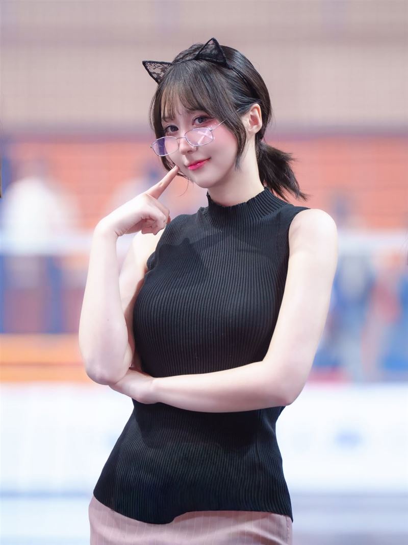 金世星精通4種語言，被粉絲暱稱為「甜萌兔姬」。（圖／翻攝自IG @111khz）