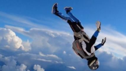 玩高空極限跳傘　37歲世界冠軍撞擊岩石亡