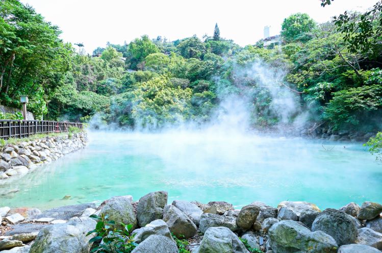 北投地熱谷熱氣蒸騰，展現獨特地熱景觀。（圖／臺北市政府觀光傳播局）