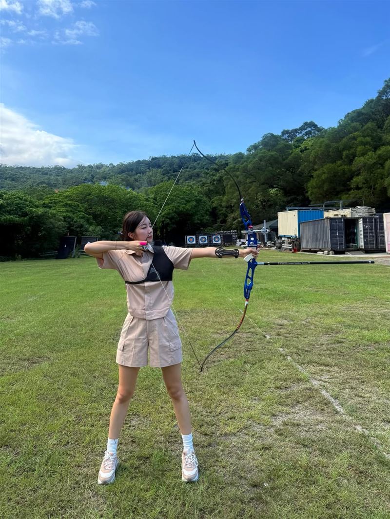 安芝儇脫下應援服穿弓箭服英姿煥發。（圖／翻攝自IG @wlgus2qh）