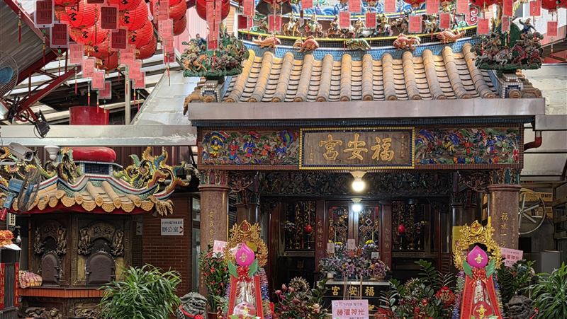 「內埔福安宮」被列為全台十大財神廟之一。（圖／維基百科）