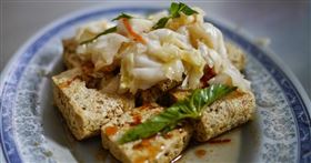 花蓮知名的玉里橋頭臭豆腐到北市中山區開店，濃烈味道引發居民反彈。(圖／資料照)
