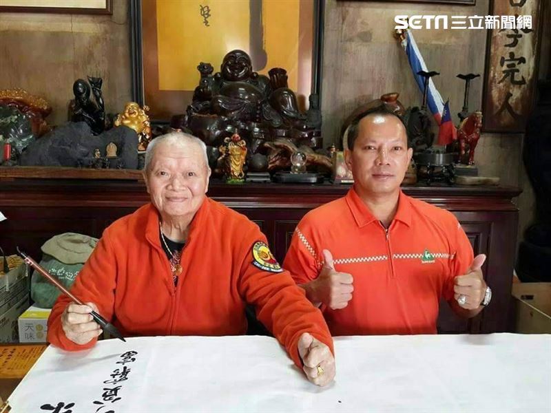 人稱「胡老爹」的胡鵬飛創立啟德重機，由胡漢龑發揚光大。（圖／胡漢龑提供）