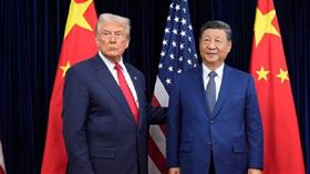 美國總統川普（左）與中國國家主席習近平。圖為去年10月的川習會。（圖／達志／美聯社）