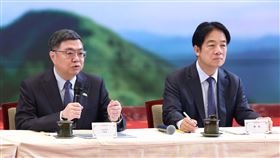 台美ART完成簽署　賴總統率卓榮泰等首長說明台美對等貿易協定（ART）完成簽署，總統賴清德（右）13日在行政院長卓榮泰（左）等人陪同下，舉行「因應台美簽署貿易協議新局」國安高層會議會後記者會，卓榮泰表示，行政院屆時將協部會向各界說明，期盼讓國會、產業與民眾都安心，也希望就談判結果，開啟行政院與立法院雙方合作的新契機。中央社記者張新偉攝　115年2月13日