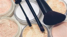 食藥署公布最新檢驗名單，有多款韓國製化粧品檢出禁用色素蘇丹紅。（示意圖／翻攝自unsplash）