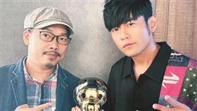 周杰倫和方文山堪稱華語流行樂壇的黃金搭檔。（翻攝周杰倫 Jay-MS 歌迷組織臉書）