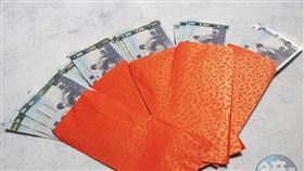 勞動部日前於臉書粉專po文，曬出簡單圖卡，方便勞工查詢過年期間的出勤工資給付。（示意圖，本刊資料照）