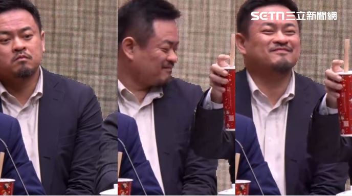 洪申翰原本一臉表情僵硬，看到張惇涵舉杯珍珠奶茶，瞬間露出心滿意足的笑容（組合圖／翻攝畫面）