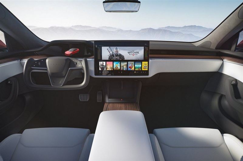 軛式方向盤（Yoke）近年成為一股風潮。（圖／翻攝Tesla網站）