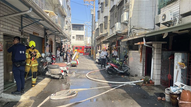 高雄市楠梓區今天（14日）驚傳氣爆案1人受傷送醫。（圖／翻攝畫面）