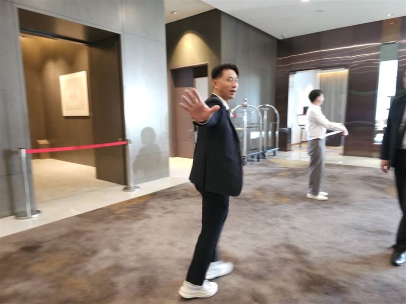 小刀擔任招待。（圖／記者蔡維歆攝影）