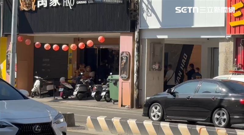 警方14日上午前往韓籍球員涉入之娛樂城臨檢。（圖／記者林昱孜攝影）