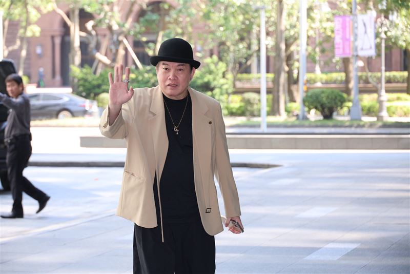 康康祝福新人。（圖／記者鄭孟晃攝影）