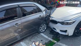 高雄,高雄市,楠梓區,機車,酒駕,白色,汽機車,酒測值,BMW,春節,駕駛,右昌街。（圖／翻攝畫面）