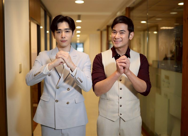 亮哲、帝言換臉二人組接受《三立新聞網》專訪。（圖／記者鄭孟晃攝影）