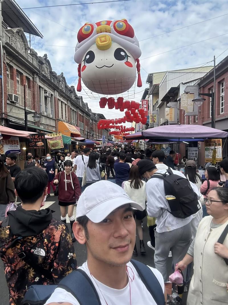 亮哲分享每年固定會到旗山走春。（圖／翻攝自臉書）