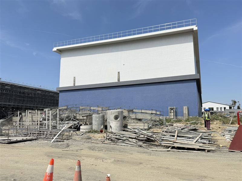 發生鷹架崩塌的工地。（圖／翻攝畫面）