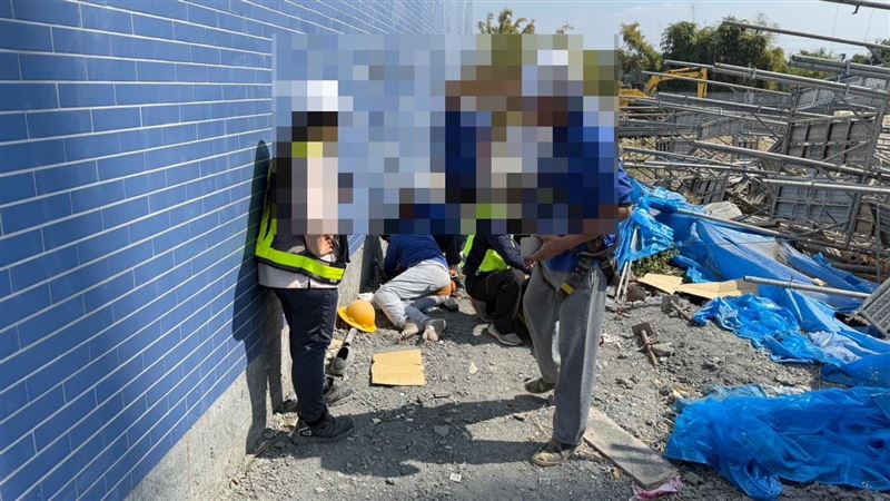 驚悚!中科院工地鷹架崩塌5人墜地