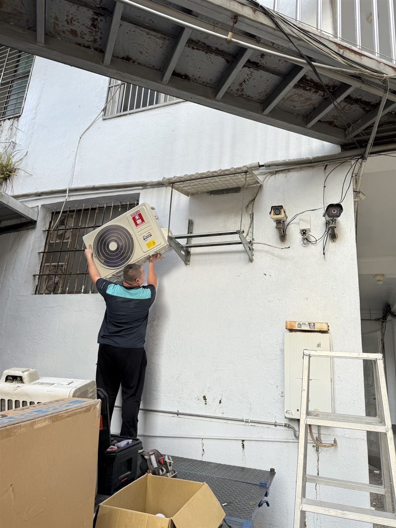 家屬反應基層宿舍環境不佳，成為警察局重新檢視基層勤務環境的重要契機。（圖／新竹縣查局提供）