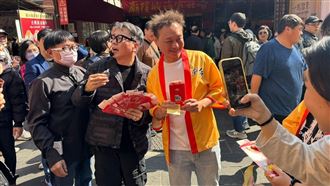 豪發108個開運紅包　詹惟中曝招財秘笈