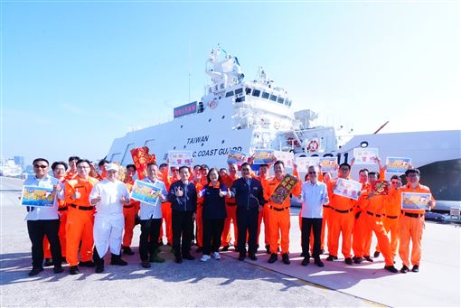 管碧玲連三年　親自為海巡手作圍爐年菜