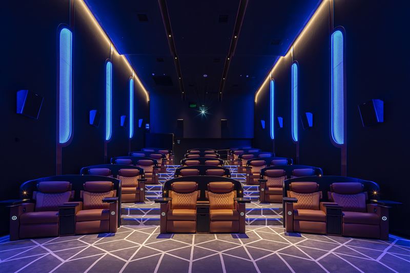 GOLD CLASS頂級影廳的軟硬體裝備全方位升級。（圖／翻攝畫面）