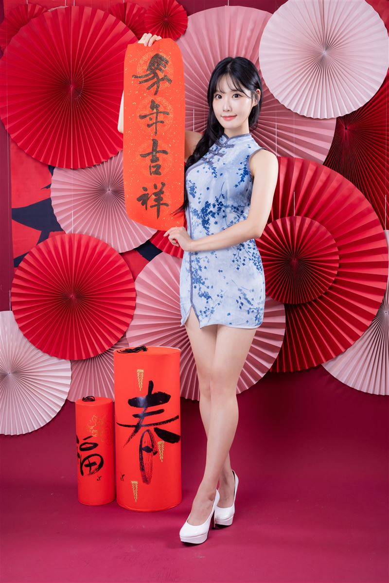 崔洪邏同樣首次穿旗袍堪稱是圓夢。(圖/耐特行銷提供)