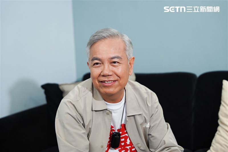 田啟文訪問中，不時放閃妻子。（圖／記者趙于瑩攝影）