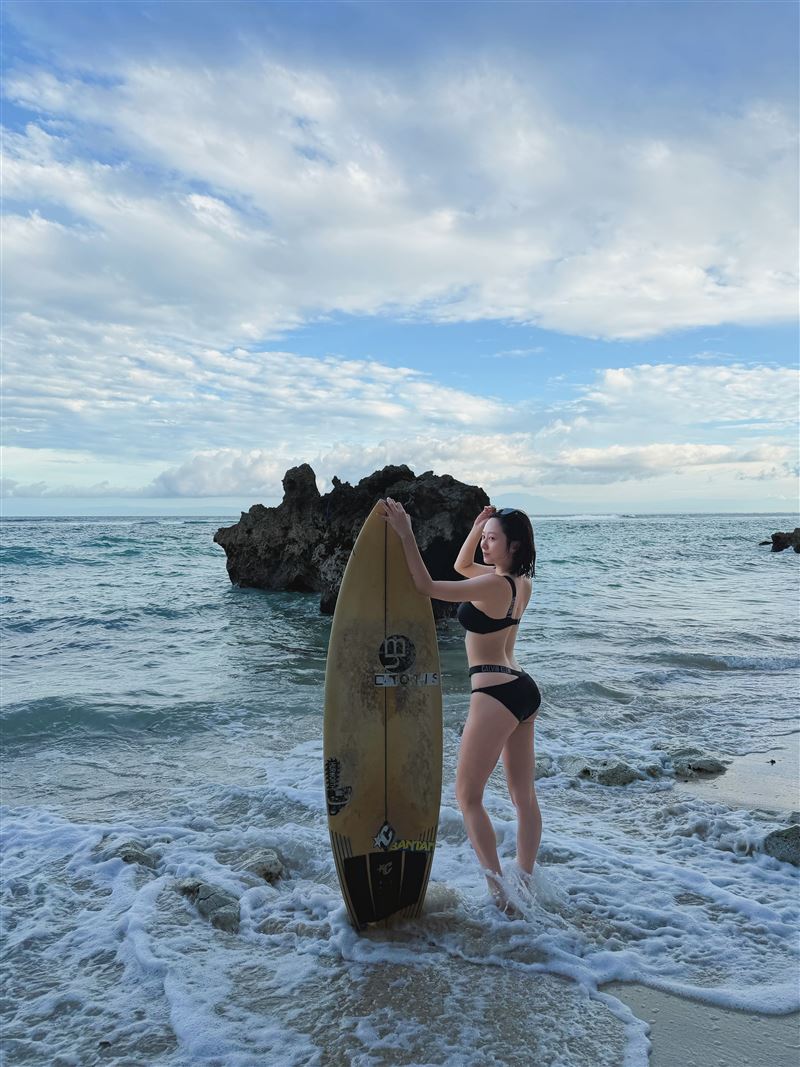 斐棋坦言推出寫真後讓她增加不少信心。（圖／翻攝自IG @feichi1124）