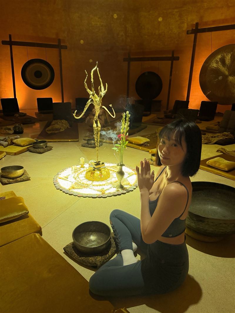 斐棋前往峇厘島體驗當地傳統文化。（圖／翻攝自IG @feichi1124）