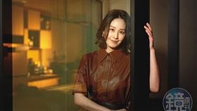 曾愷玹在《陽光女子合唱團》中飾演領養陳意涵女兒的養母，被網友封為「國民媽咪」，是她復出拍戲以來最成功的角色。