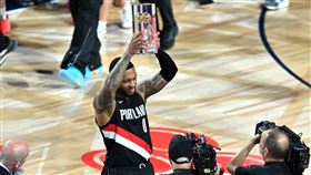 里拉德（Damian Lillard）奪下三分球大賽冠軍。（圖／路透社／達志影像）