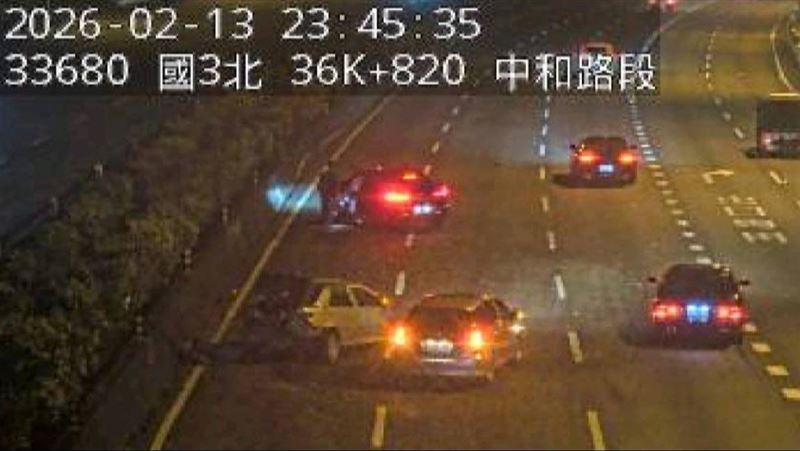 轎車突迴轉撞BMW 通力電梯員工送醫不治