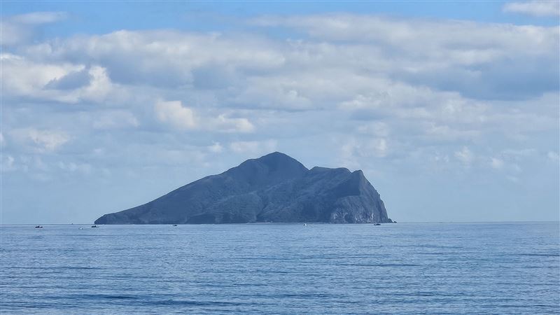 龜山站可看到蔚藍大海與龜山島。（圖／台鐵提供）