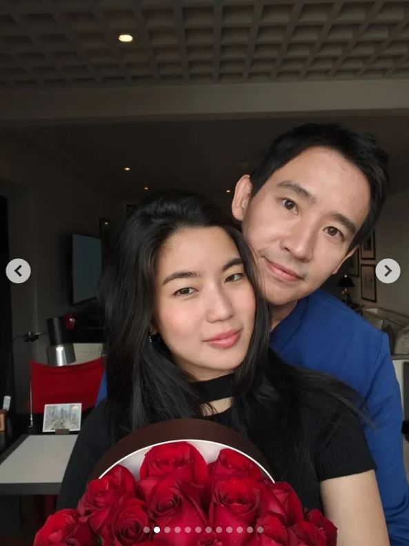 皮塔·林家倫拉(Pita Limjaroenrat)和女星Goy在情人節當天公開戀情。(圖/翻攝自IG @tim_pita)