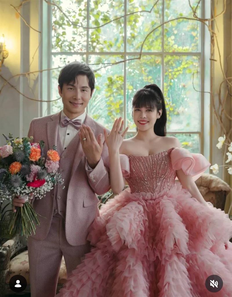 酸民嫌棄孫協志婚紗照「不好看」。（圖／翻攝自IG）