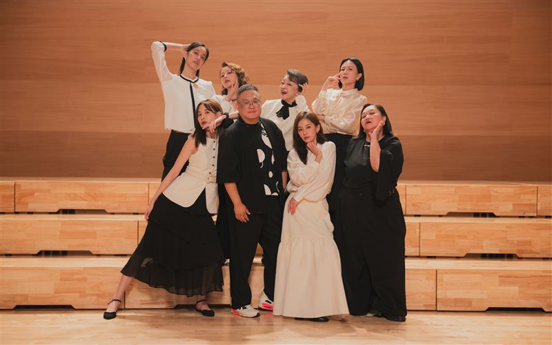 《陽光女子合唱團》導演林孝謙（中）也特別感謝宜蘭監獄所提供的場地和拍攝的支援。（圖／壹壹喜喜提供）