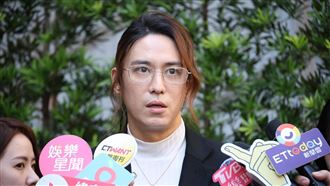 陳楚河陪吳敦到火化！哽咽：祂教我很多事